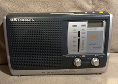 Vintage Emerson Portable AM/FM Weather Band Radio AC or Battery #RP6251 *TESTED