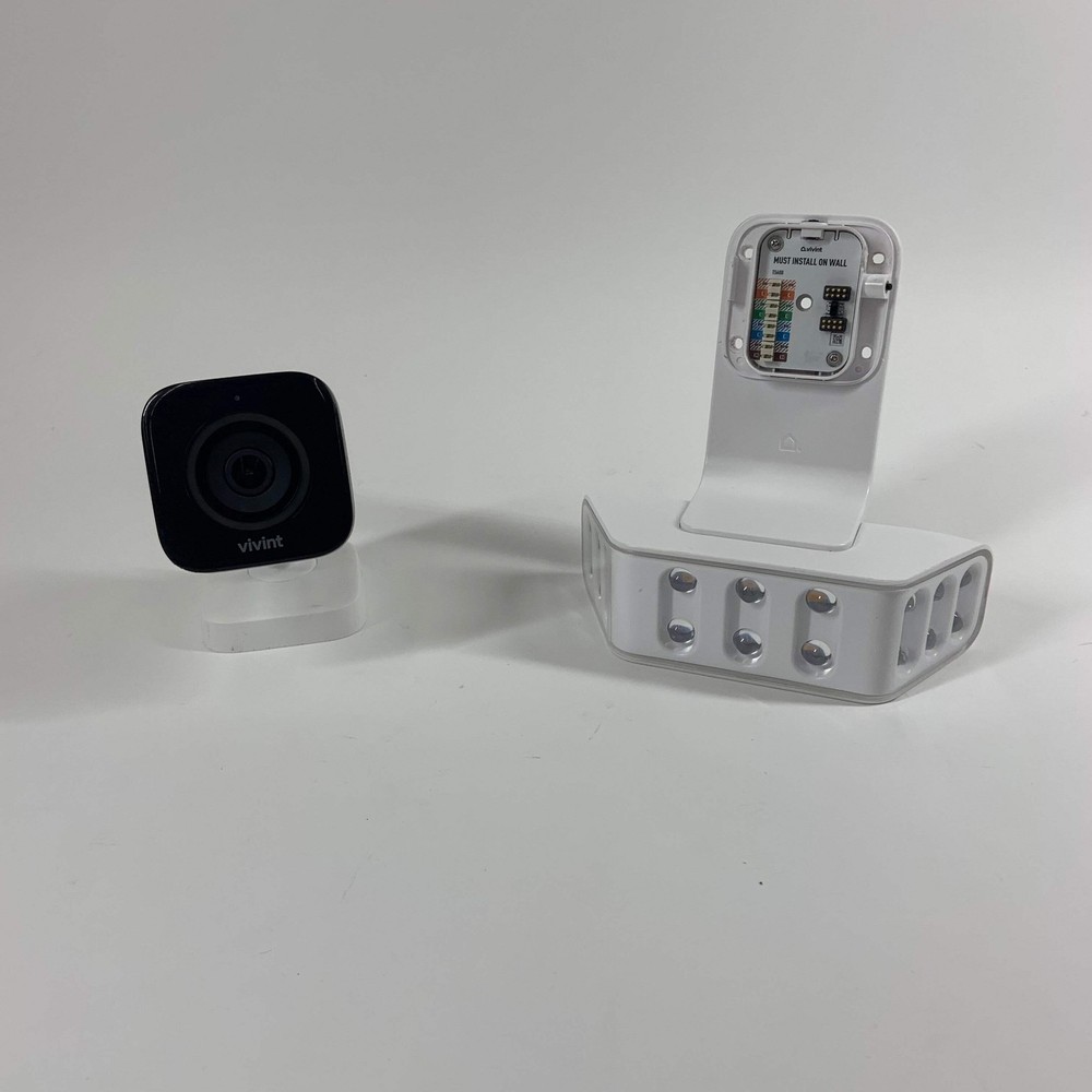 Vivant Outdoor Camera + Spotlight Outdoor IP / network security camera Unclaimed