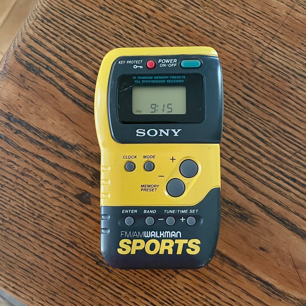 Vintage AM/FM Walkman SPORTS SONY Weather Proof Clock Stop Watch Headphone Jack