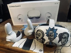 Meta Quest 2 VR Headset 128GB hand painted Rick & Morty Art, Controllers, Box