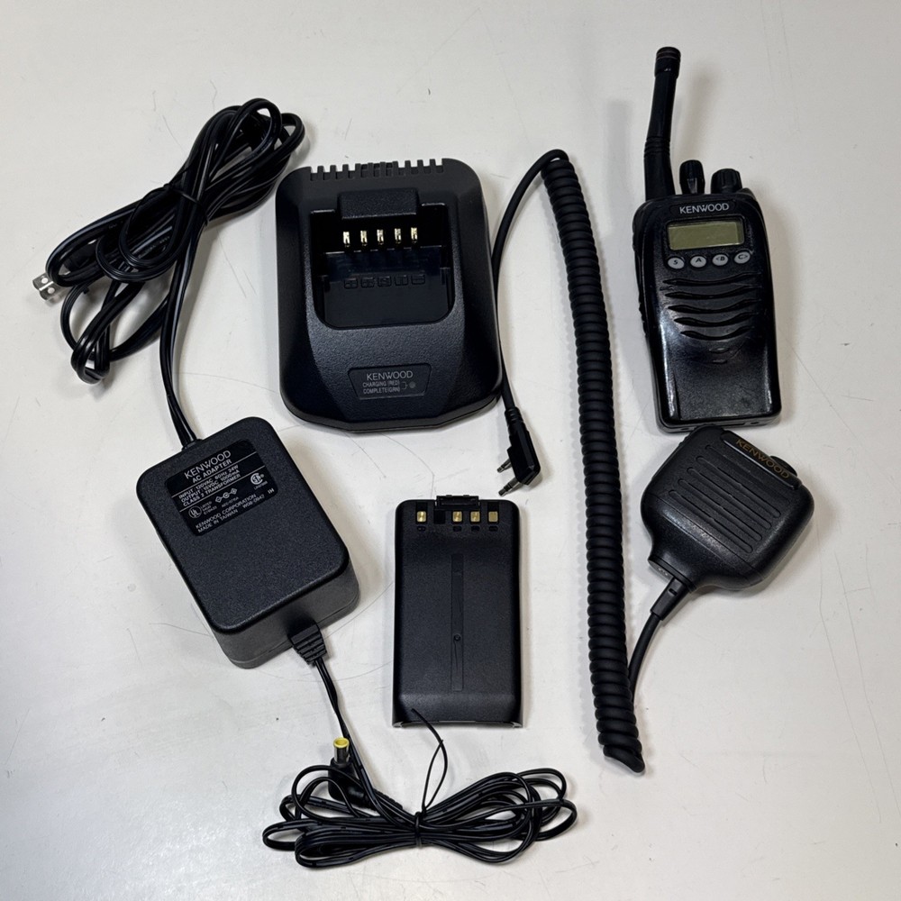 Kenwood TK-3170-K 450-490 MHz UHF Radio, 4W, 128 Ch, Charger, Battery,Hand Mic