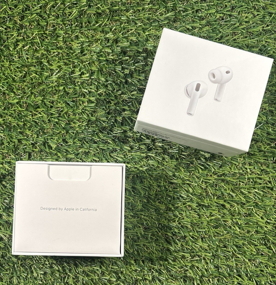 Apple AirPods (3rd Generation) White In-Ear Wireless Bluetooth Earbuds w/ Mic