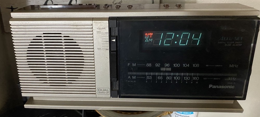 Vintage Panasonic RC-6310 Digital FM/AM Dual Wake Up Alarm Clock Radio Works