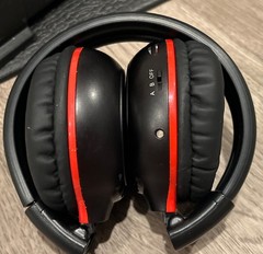Simolio SM 561B Foldable Adjustable Headband Wireless Ear Cup Headphone