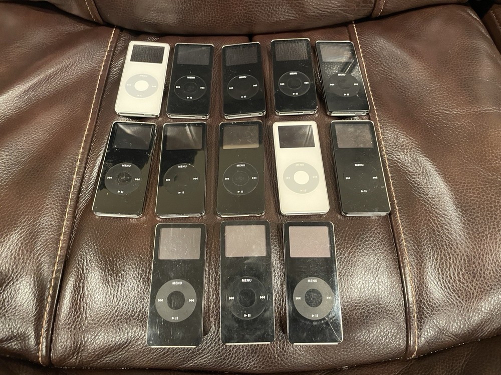 Lot of 13 iPod Nano 1st Gen 1gb 2gb 4gb AS-IS Untested