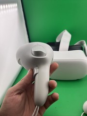 Oculus Quest 2 Virtual Reality 128gb w/Controllers In Great Condition(T30)