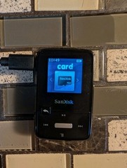SanDisk Sansa Clip Zip Primetime Black (4 GB) Digital Media Player Needs Battery