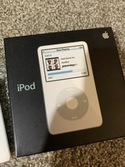 Apple iPod classic 5th Generation White (60 GB) – With Box