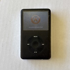 *PARTS/REPAIR* Apple iPod Classic 7th Generation 80GB Silver A1238 (READ)