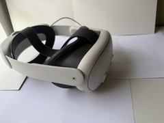Meta Quest 3 VR Headset 128GB w/ Controllers & Pro Strap – Excellent