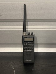 RadioShack PRO-89 Handheld Race Scanner VHF/UHF 200-Channel Analog NOAA Working