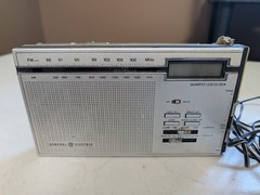 VINTAGE GE GENERAL ELECTRIC AM /FM RADIO WITH LCD CLOCK #7-2180A WORKS AC PLUG