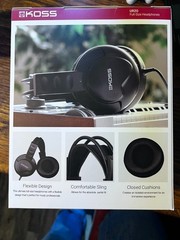 NEW IN BOX KOSS UR20 FULL SIZE Black HEADPHONES