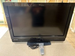 VIZIO LCD TV Model VW37L HD Flat Screen Built-in Speakers Black with HDMI Inputs