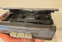 Vintage GE Walkman Portable Am/Fm Radio Cassette Player Model 3–5470A – Works