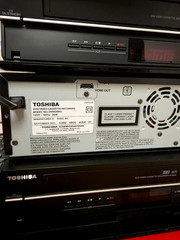 Toshiba DVR620KU DVD/VCR Recorder Combo W/Remote Control USED