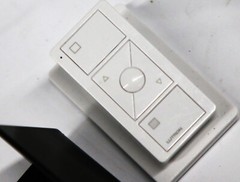 LUTRON Roller Shade w/ Remote And Stand (Demo Unit) #2917