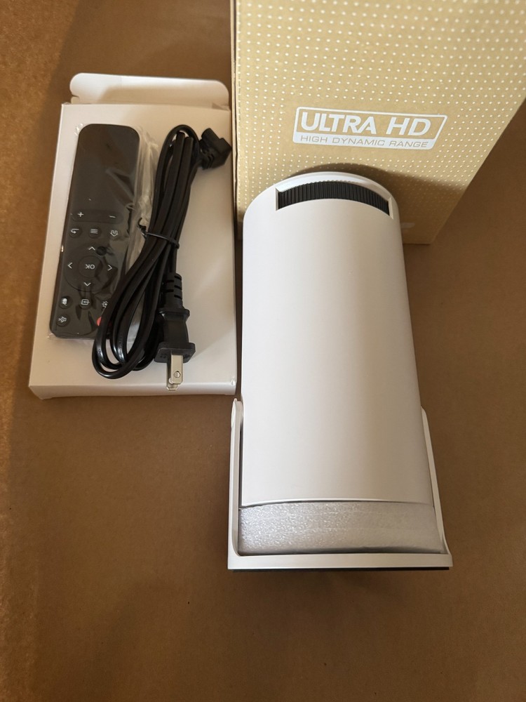 Led Source Ultra HD MultiMedia Projector High Dynamic Range White. NIB PLS. READ