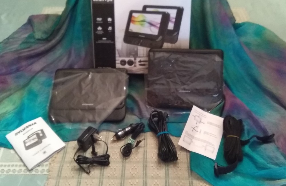 SYLVANIA SDVD8738 – Portable Auto Home DVD MP3/4 JPG Player 7” Dual Screen NEW
