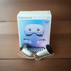 Meta Quest 3S 256GB Standalone VR Headset Great condition Bonus of 8 Batteries
