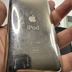 Apple iPod Lot Of 5 – 2x 32GB, 2x 8GB & 1. 4 GB – No Cords. SOLD AS IS