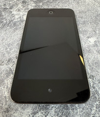 Apple iPod Touch 4th Generation A1367 8GB Bundle w/ Charger LOT:UF