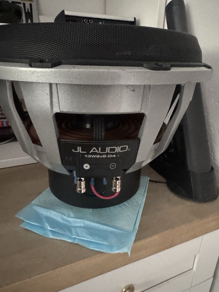 JL Audio 13W6v2-D4 13 inch Car Subwoofer Driver – Black For Repairs