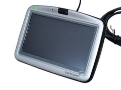 TomTom GO 910 GPS Navigator Bundle USA Europe Maps 4″ Screen PARTS REPAIR ONLY