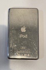 Apple iPod classic 4th Generation White (20 GB) (NO BACKLIGHT, WORKS OTHERWISE)