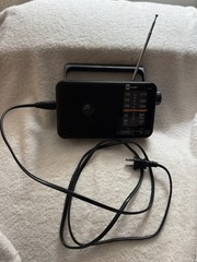 HDi Home Portable AM/FM Radio, Battery Operated, or AC Power M# HDi-2600BK