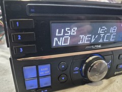 Alpine CDE-W235BT Double Din Bluetooth CD Player Aux Usb *No Touchscreen*