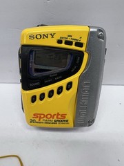 Sony Sports Groove Walkman WM-FS499 Radio Cassette Player Headphones Yellow VTG