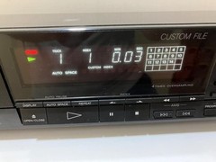 SONY CDP-950 COMPACT DISC PLAYER DUAL D/A COVERTER SYSTEM AC100V 50/60Hz 11W