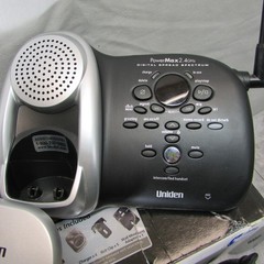 Uniden Cordless Phone Lot 4 Handsets Bases Answering Machine DECT 6.0 DCT648