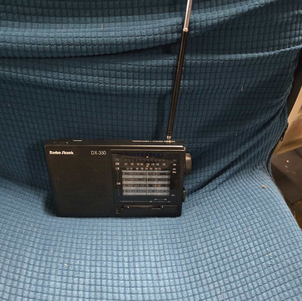 Radio Shack Portable Short Wave DX-350 12-Band Rec AM FM Tested Works