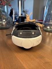 Meta Quest 2 VR Headset 128GB Controllers With Accessory Display Has Small Mark