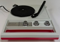 Vintage 70s Portable Plastic SOLID STATE Radio Phonograph Record Player Japan