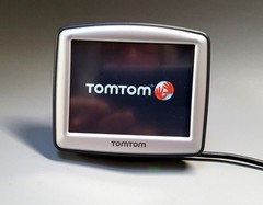 TomTom One 130S GPS System Portable 3.5″ COMPLETE Text to Speech