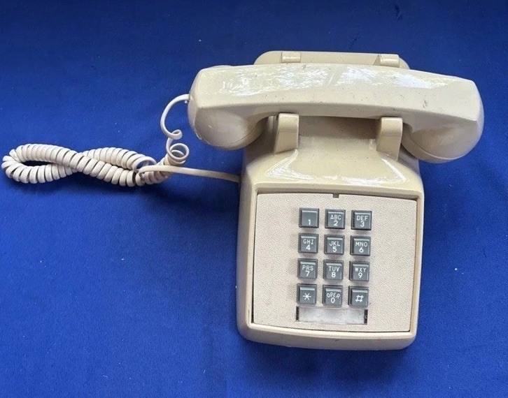 GTE GTE Beige Corded Telephone Push Button Desk Phone 1-Line