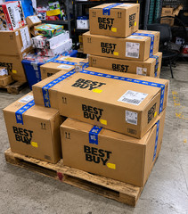 TJ Maxx Retail Overstock Featuring Household and Kitchen Goods