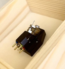 VAS Nova 0.8mV output MC Cartridge, Wood body, Microridge on Aluminum Cantilever