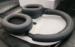 LikeNew Sony WH-1000XM5SA Wireless Noise Canceling 30 Hours Headphones