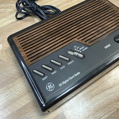 RETRO General Electric GE Alarm Clock AM/FM Radio 7-4612A Wood Grain w/ Manual