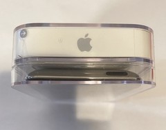 New Apple iPod Touch 4th Generation Black (32 GB) Sealed In Box