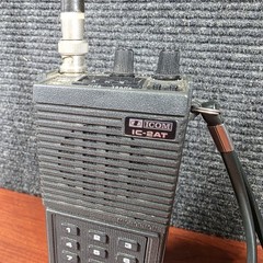 Icom IC-2AT Vintage Handheld Transceiver w/ IC-BP4 Battery Pack Adapter & Box