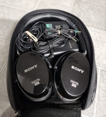 Sony MDR-NC500D Headphones PARTS/REPAIRS (SEE PICTURES)