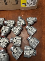 Lot of 18 Arlington 3838AST 3/8″ Snap2It Duplex Connector for MC/AC/Flex, Zinc