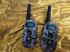 U.S. UNITED STATES ARMY 2 TOY WALKIE-TALKIES – with Lights CAMOUFLAGE with CLIPS