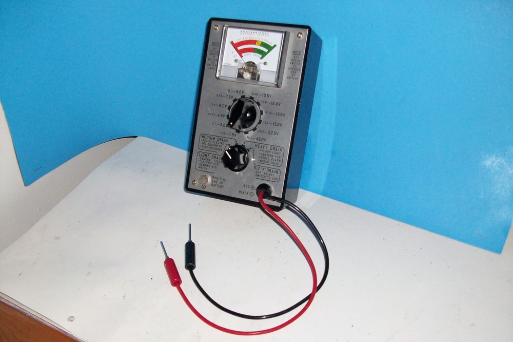VINTAGE PROFESSIONAL BATTERY TESTER BT20A WORKS WELL MADE IN JAPAN