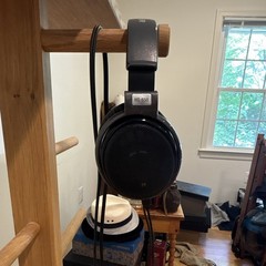 Sennheiser HD 650 Open-Back Wired Over-Ear Headphones 1/4 in 300 Ohm